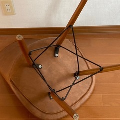 【中古】イームズシェルチェアDSW ソフトレザータイプ 　ブラウンの画像