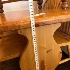ダイニングテーブルの画像