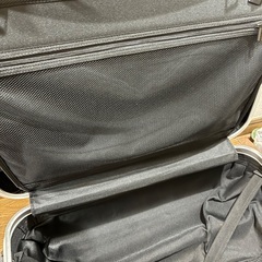 キャリーケースホワイト鍵2本付きの画像