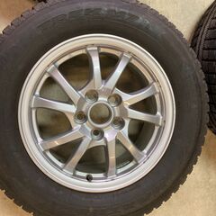 16インチスタッドレスタイヤホイールセットの画像