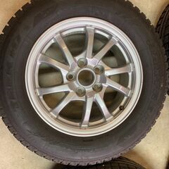 16インチスタッドレスタイヤホイールセットの画像