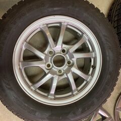 16インチスタッドレスタイヤホイールセットの画像