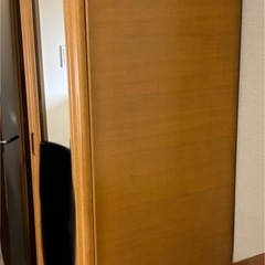 木製ドレッサーの画像