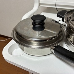 ステンレスの鍋3点セットの画像