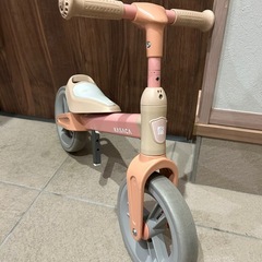 幼児用キックバイクの画像