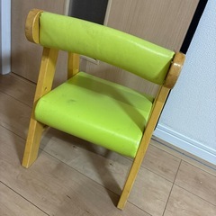 子供用椅子の画像