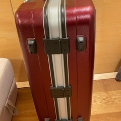 1回使用のみ)巨大キャリーケース(6〜7泊程度)　の画像