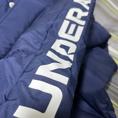 【新品タグ付き】アンダーアーマー　ベンチコート　サイズM　ネイビーの画像