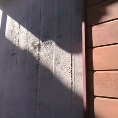 住宅 外壁と屋根の塗装作業の画像