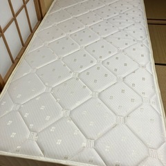 シングルベッド
の画像