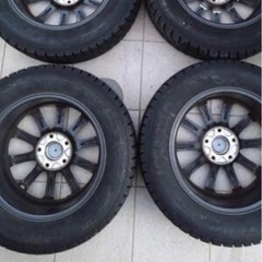 スタッドレスタイヤ、215/60R16の画像