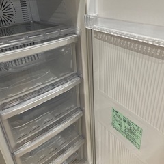 三菱 ノンフロン冷凍庫 三菱電機 MF-U12B-S型　2017年　121Lの画像
