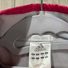 adidasレディースLジャンパーの画像