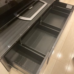 黒のテレビ台の画像