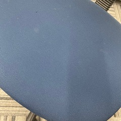 事務用椅子三脚の画像