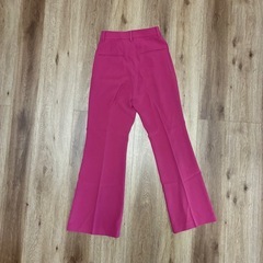 フレアパンツ ピンク センタープレスの画像