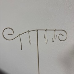 アクセサリーたての画像