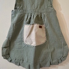 緑 エプロンの画像