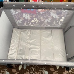 ベビーベッドの画像