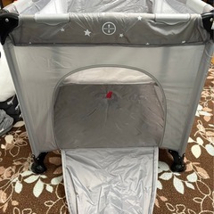 ベビーベッドの画像