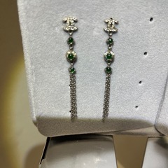 翡翠（ひすい）ピヤスの画像