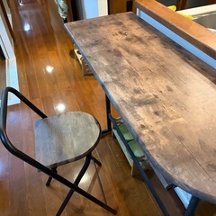 (無料)カフェテーブルといす椅子セットの画像