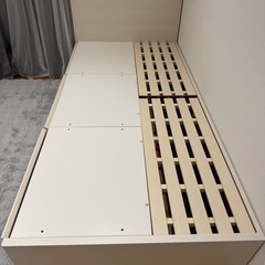 ニトリ　すのこダブル棚・コンセント付きチェストベッドフレームの画像