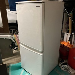 SHARP冷蔵庫2019年製137Lの画像
