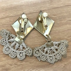 ハンドメイド レース イヤリングの画像