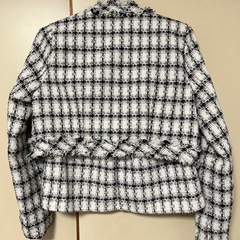 レディーススーツの画像