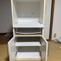 台所の箪笥の画像