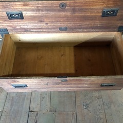 昔の桐箪笥の画像