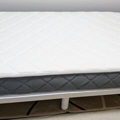 ベッド＋マットレス　セミシングルショートの画像