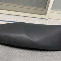 シグナスグリファス新車外しシートの画像