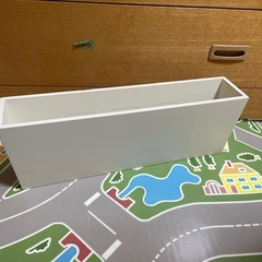 ホワイト スリッパ収納ボックス 3コンパートメント　4足収納　置き型の画像