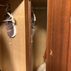 Closet with 2 drawers on bottom (2 pieces)の画像