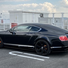 極上車！ 不具合無し！ ベントレーコンチネンタルGT 6.0 W12 黒ボディ 赤革 左ハンドル カスタム 4WD ディーラー車 2012年式！の画像