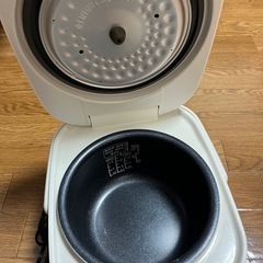 IRIS OHYAMA炊飯器の画像