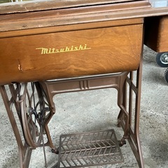 😺　ミシン脚　台　テーブルリメイク　材料として！　三菱ミシン脚の画像