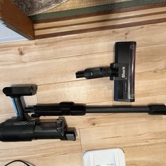 シャーク自動ゴミ収集付き掃除機の画像