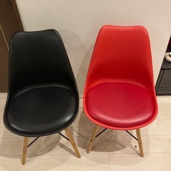 【決定しました】ダイニングテーブルと椅子4脚の画像