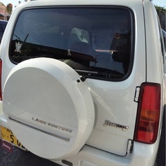 ジムニー　AT  白色の画像