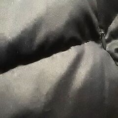 【UNIQLO】ユニクロ　ダウンベスト　M　フード付き　紺系　の画像