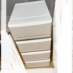 衣装ケース4つの画像