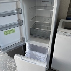 超美品☆高年式☆179L容量☆シャープ☆お買得冷蔵庫☆の画像