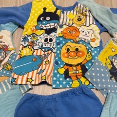 （決まりました。）ユニクロパジャマ2点、アンパンマン　パジャマ　100サイズ　キルト生地・綿生地（厚手）・綿生地の画像