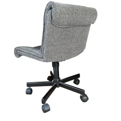 【ジ1120-15】中古美品‼️おしゃれ布地のチェア／キャスター付きで移動もラクラク　の画像