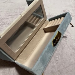 mofusandソファ型アクセサリーケースの画像