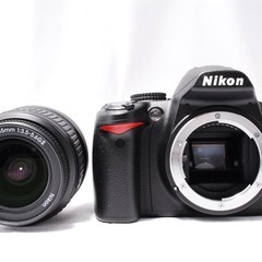‼️紅葉撮影に‼️Nikon D3000✨ダブルレンズキット✨スマホ転送OK♪訳ありの画像