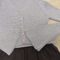 GRL今期キラキラボタンニット、フリルスカート2点セット800円の画像